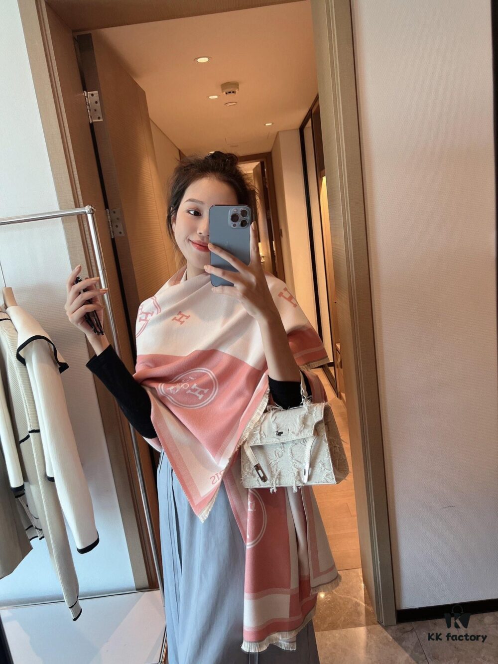 Hermès Super Premium Scarf Arrives – A New Milestone in Luxury Design