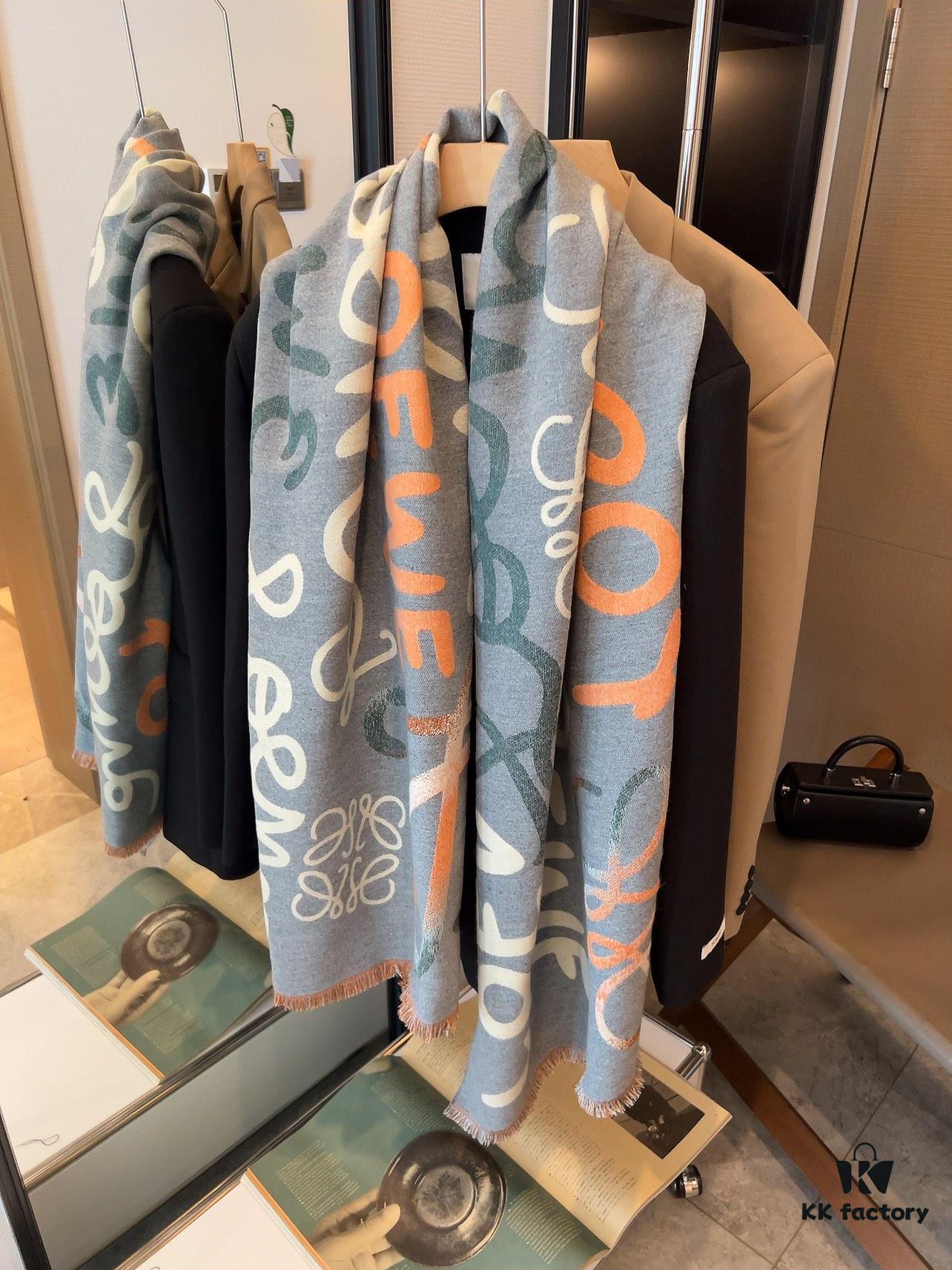 Loewe · Delicate and Soft Color Palette, Exquisitely Alluring! Understated Elegance with a Touch of Quiet Sophistication