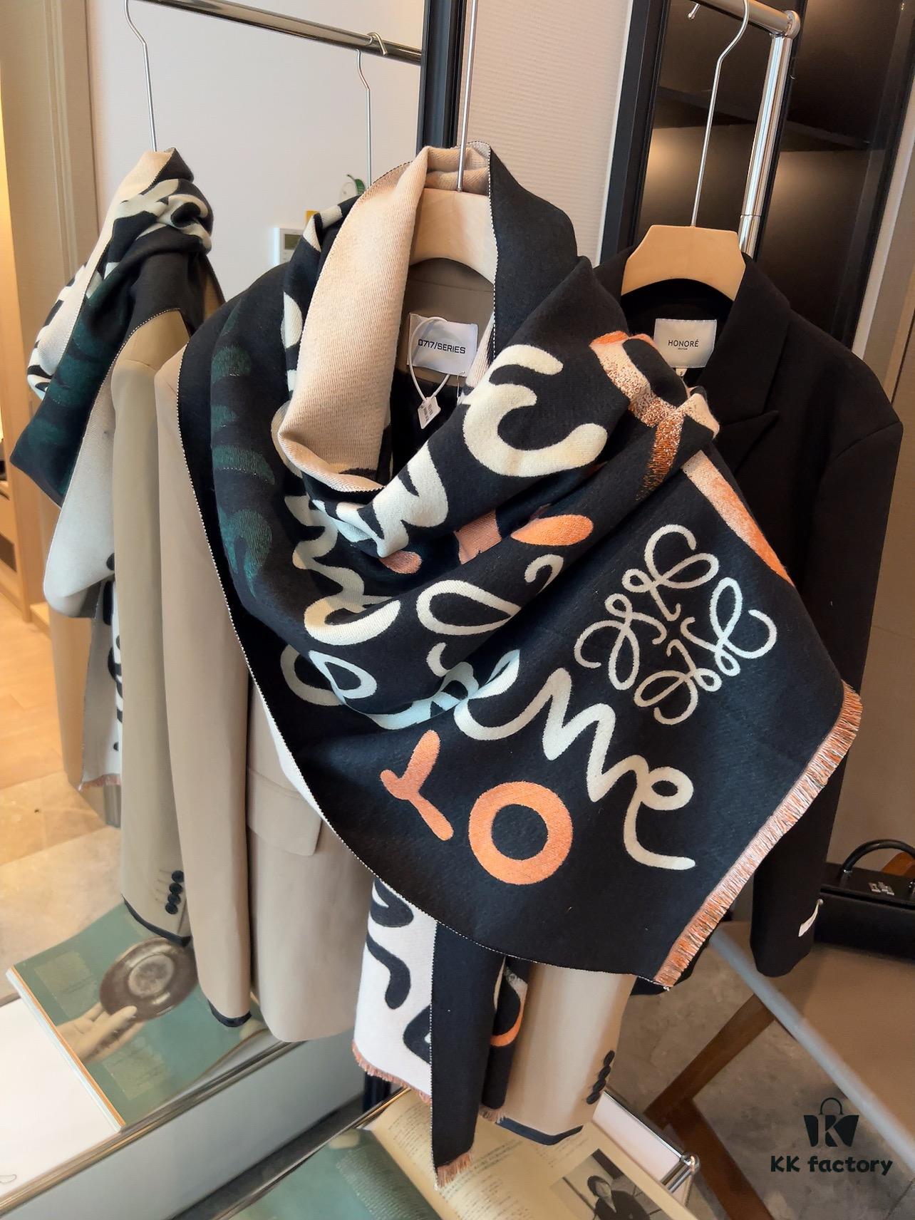 Loewe · Delicate and Soft Color Palette, Exquisitely Alluring! Understated Elegance with a Touch of Quiet Sophistication