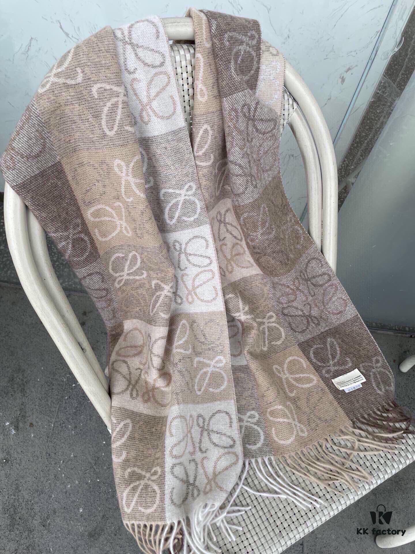 Loewe · Gradient Checkered Pattern Scarf