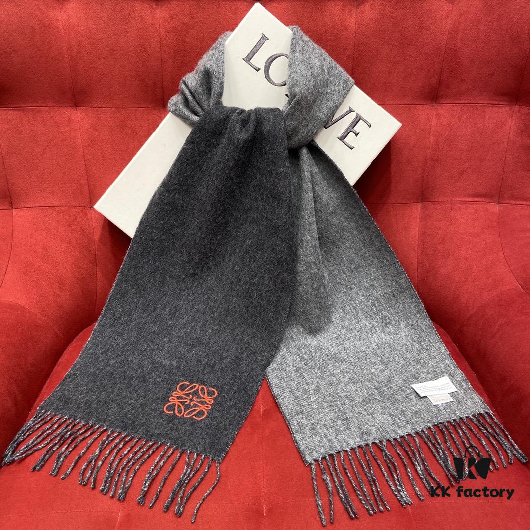 Black and Gray LOEWE Classic Unisex Scarf – Winter Must-Have – 90% Wool, 10% Cashmere