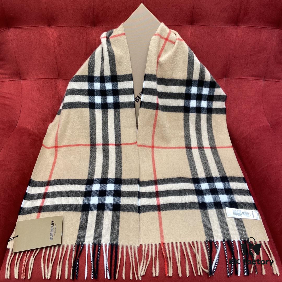 【Collector's Beige】 BURBERRY Classic Entry-Level Bestseller, Timeless Plaid Design, Simple and Elegant Unisex Scarf, An Everlasting Fashion Piece – Upgraded Version with No Color Difference, Original Factory Yarn Material – Size: 168*30cm