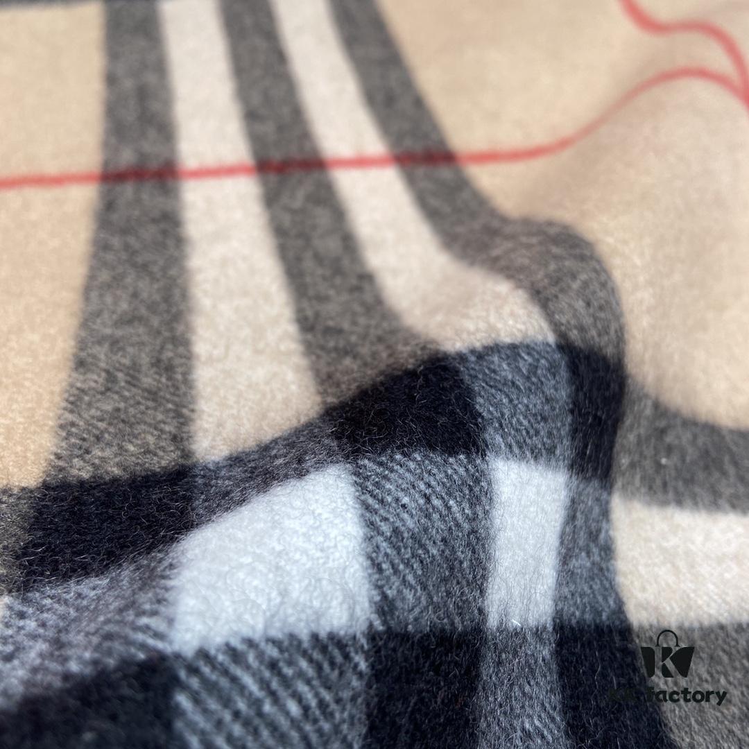 【Collector's Beige】 BURBERRY Classic Entry-Level Bestseller, Timeless Plaid Design, Simple and Elegant Unisex Scarf, An Everlasting Fashion Piece – Upgraded Version with No Color Difference, Original Factory Yarn Material – Size: 168*30cm