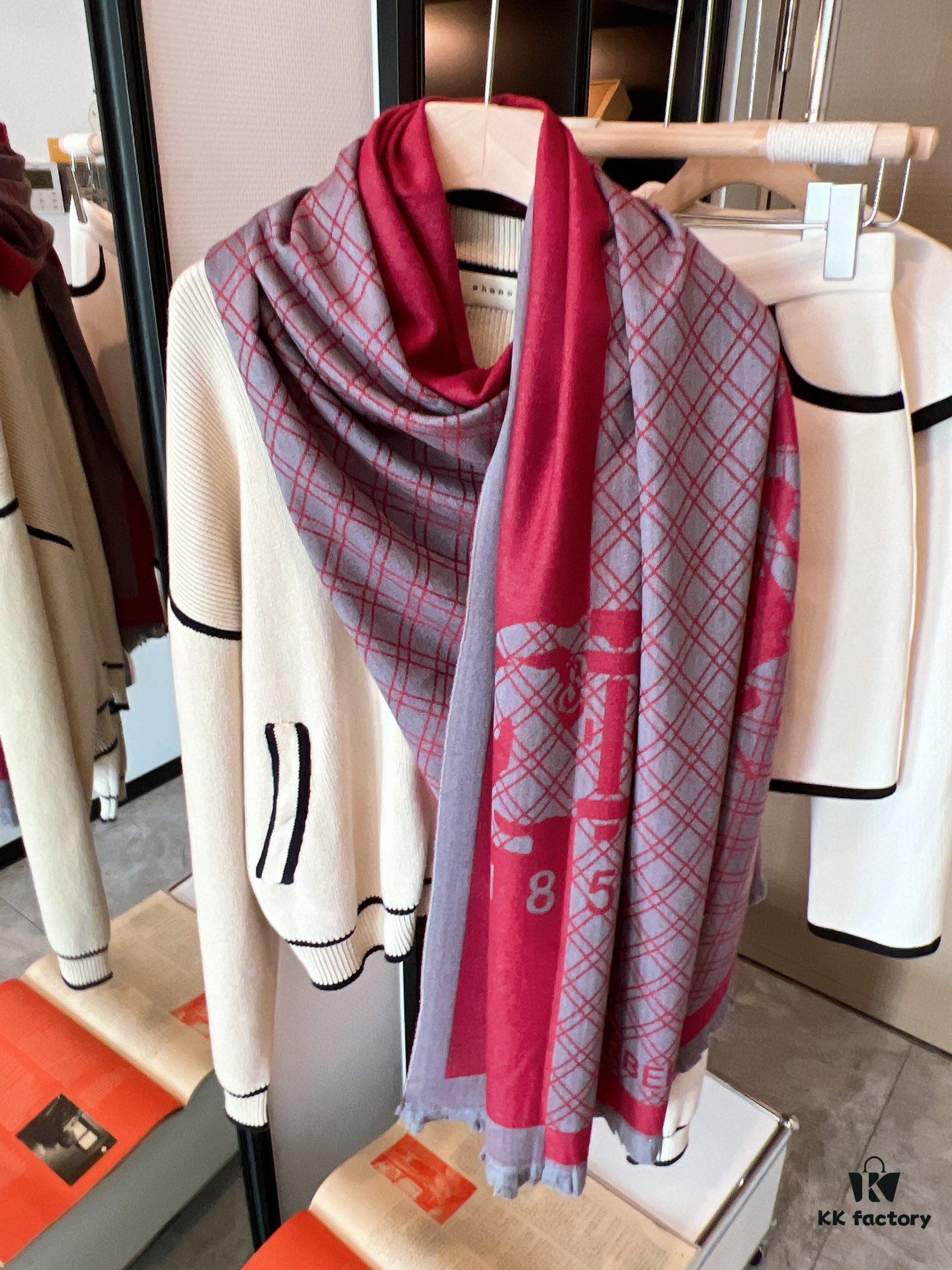Burberry Women's Scarf, Elegant and Classic Design with Soft Lambswool Fabric, 70*180cm