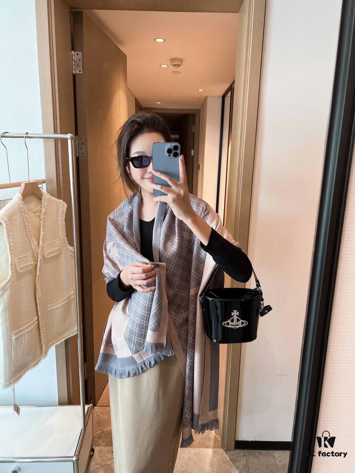 Burberry Women's Scarf, Elegant and Classic Design with Soft Lambswool Fabric, 70*180cm