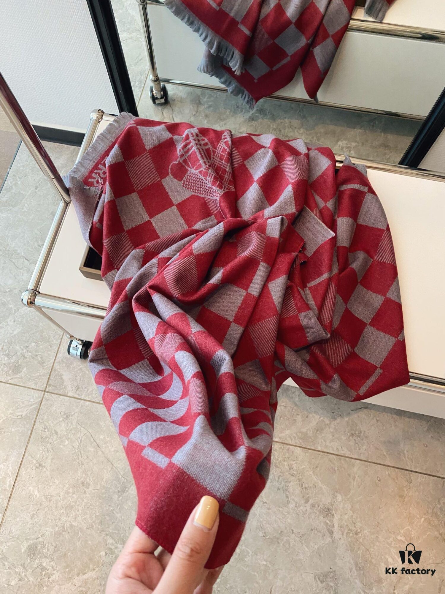 BURBERRY Cartoon Teddy Bear Scarf – This Year's Hottest Design with Premium Printing, Elegant and Sophisticated Style