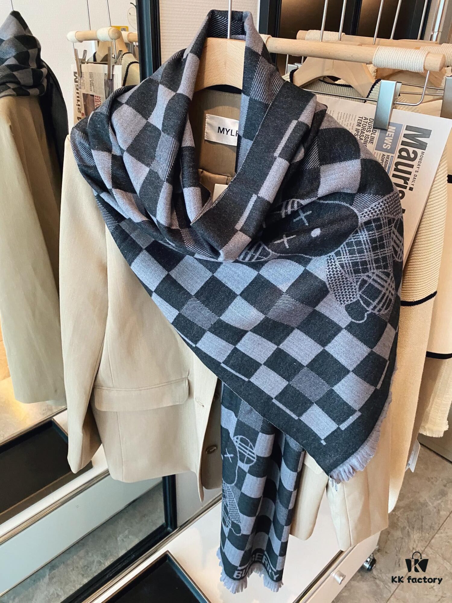 BURBERRY Cartoon Teddy Bear Scarf – This Year's Hottest Design with Premium Printing, Elegant and Sophisticated Style