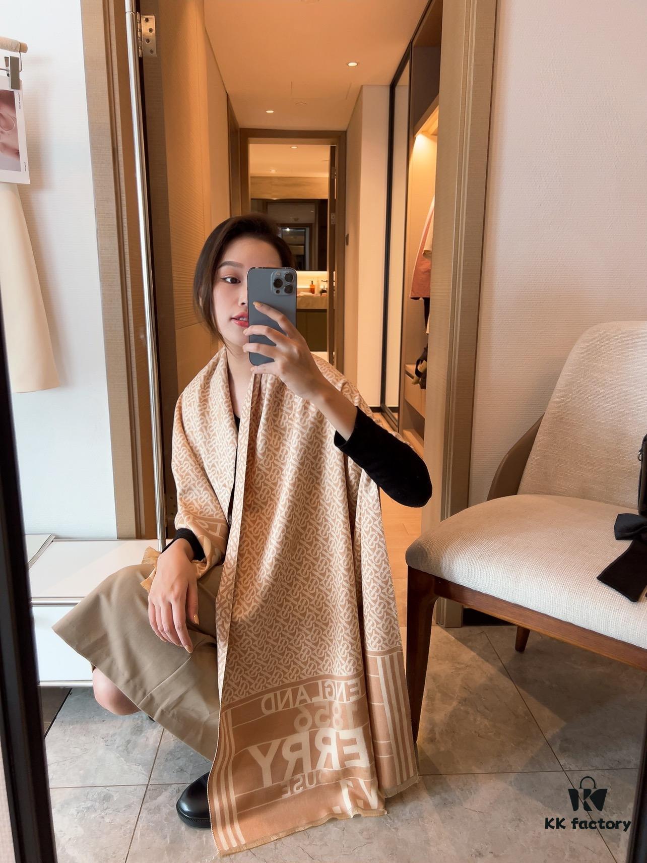 BURBERRY New Launch Cashmere Scarf, Official Website Latest Collection, 100% Premium Goat Cashmere, Classic Check Design, Unisex Stylish Warm Shawl