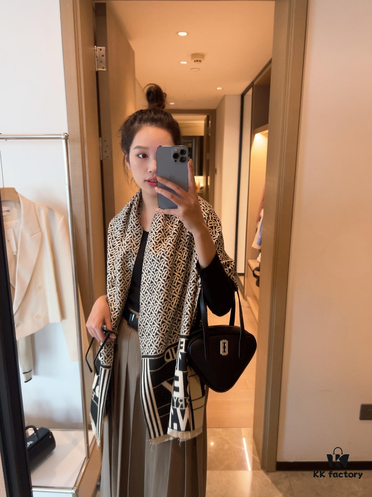 BURBERRY New Launch Cashmere Scarf, Official Website Latest Collection, 100% Premium Goat Cashmere, Classic Check Design, Unisex Stylish Warm Shawl