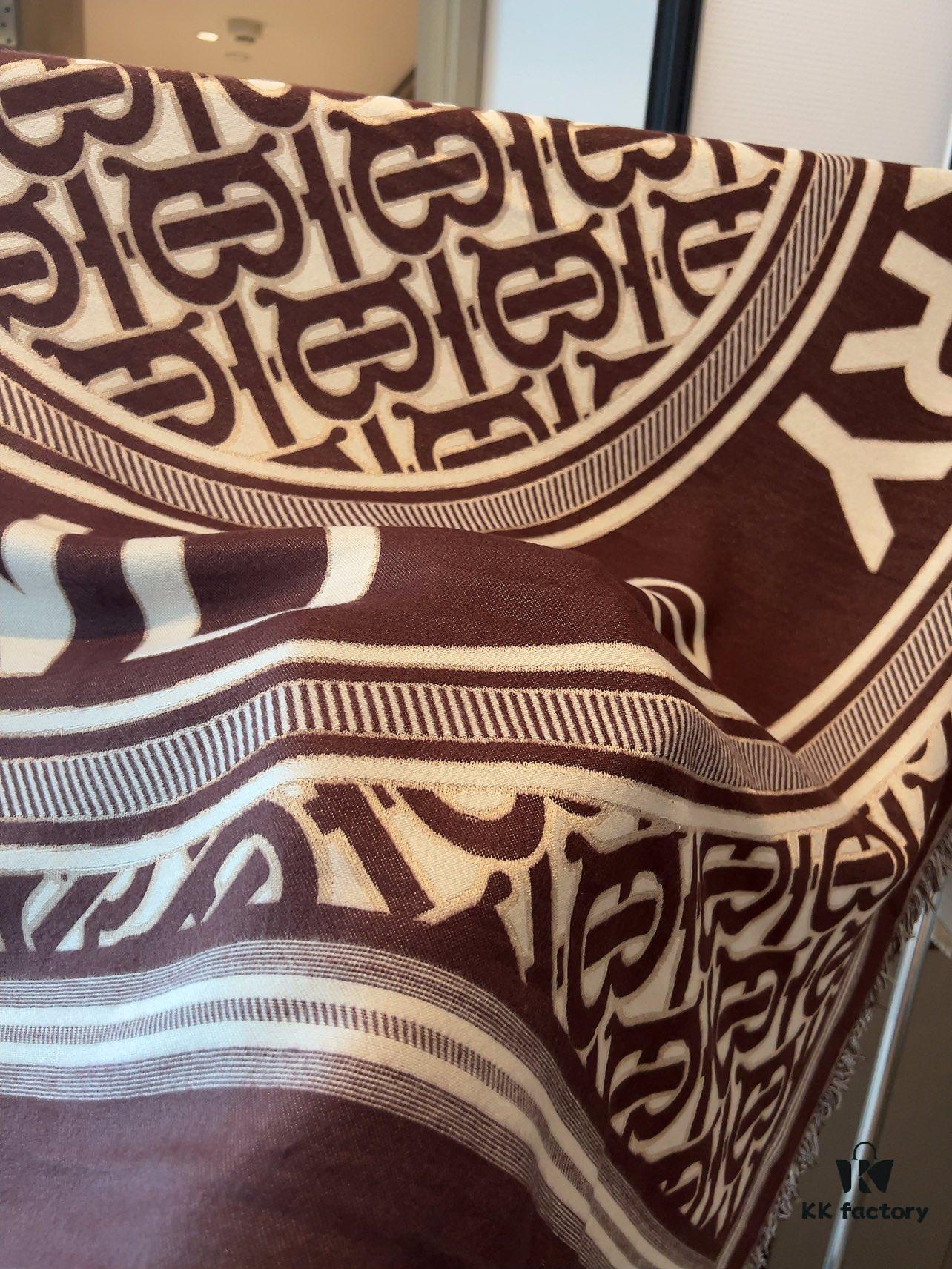 Burberry Original High-End Square Scarf – 300-Thread-Count Baby Cashmere, Luxurious and Elegant Design