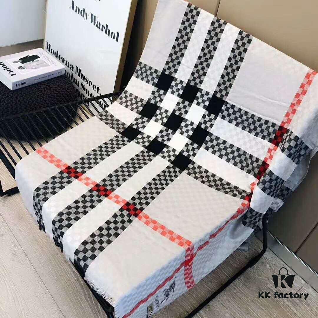 Burberry's Most Sincere Offer 😍 Exclusive Channel Item: Classic Check Cashmere Shawl by Renowned Ba Ba, A Must-Have for Everyone! Perfect Gift for Yourself or Others 🧣