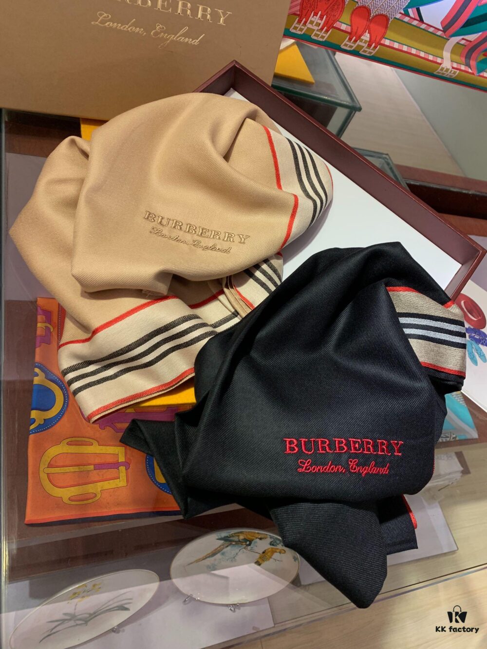 Burberry New Scarf – Elegant Solid Color with Subtle Stripes, Silk-Cashmere Blend, Lightweight and Warm