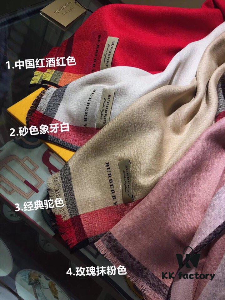 Sand Ivory White】✨ Genuine Premium Stock! Latest Export to Dubai! Burberry Classic Check Cashmere with Diamond Weave – True Royalty in Craftsmanship!