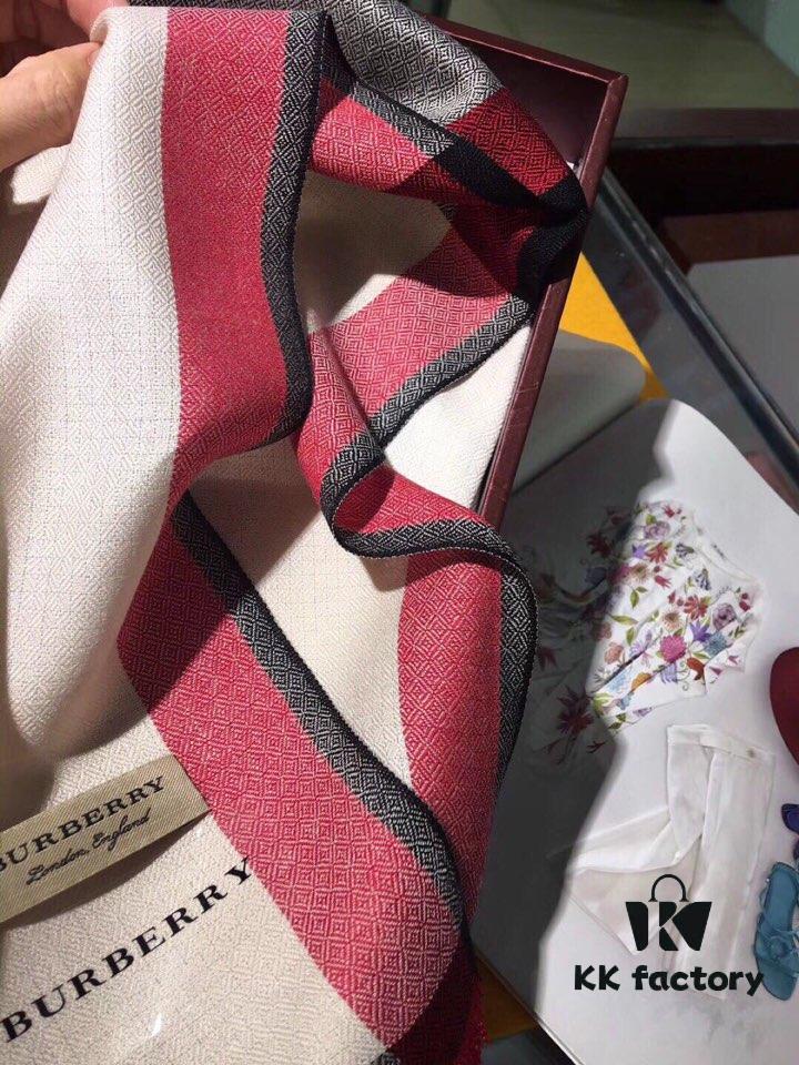 Sand Ivory White】✨ Genuine Premium Stock! Latest Export to Dubai! Burberry Classic Check Cashmere with Diamond Weave – True Royalty in Craftsmanship!