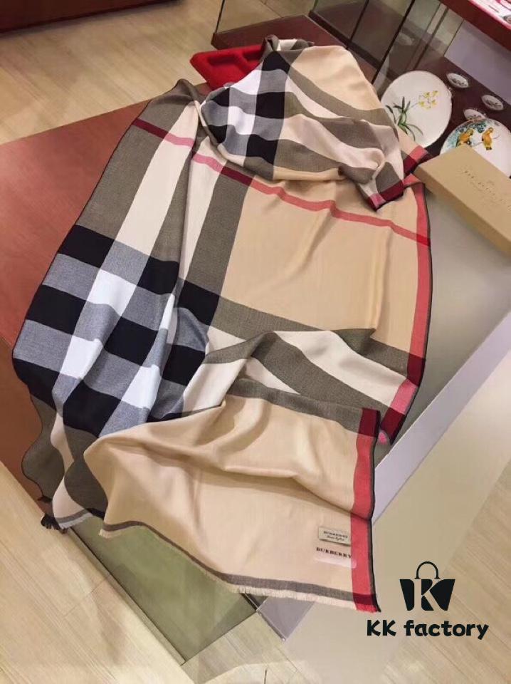 Khaki Color Genuine Premium Cashmere! Latest Export to Dubai! Burberry Classic Check Diamond Weave Season!