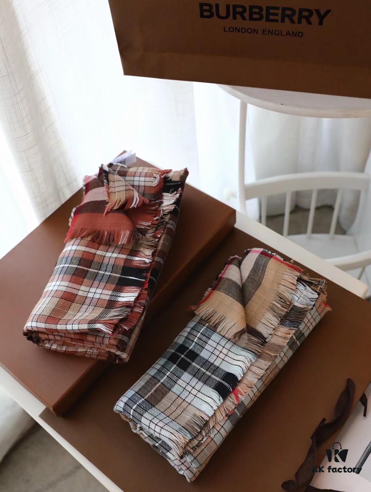 Burberry Simply Elegant, Timelessly Unique – A Perfect Blend of Modern Chic and Vintage Charm