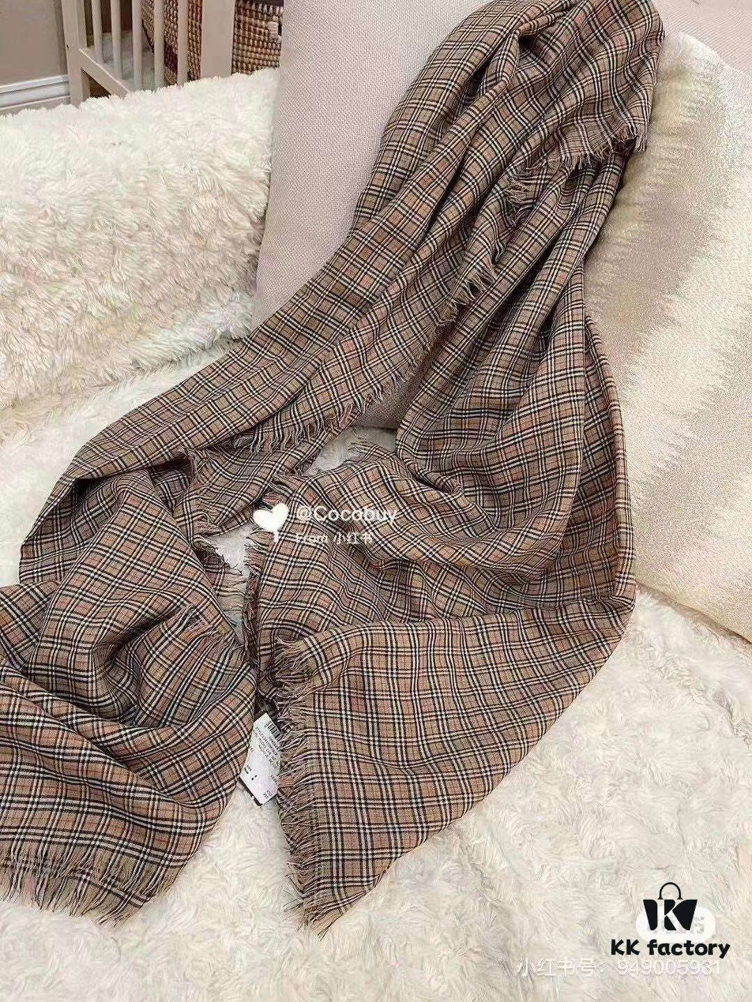 BurBerry Simply Elegant, Timeless Personalized Style – A Perfect Blend of Minimalist Sophistication, Modern Chic, and Vintage Charm