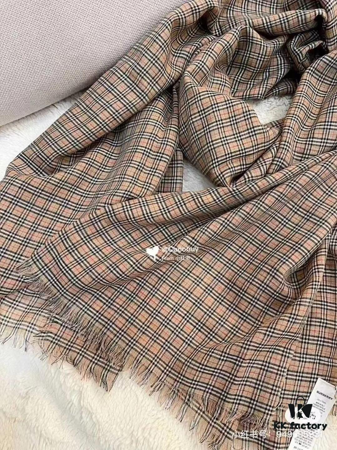 BurBerry Simply Elegant, Timeless Personalized Style – A Perfect Blend of Minimalist Sophistication, Modern Chic, and Vintage Charm