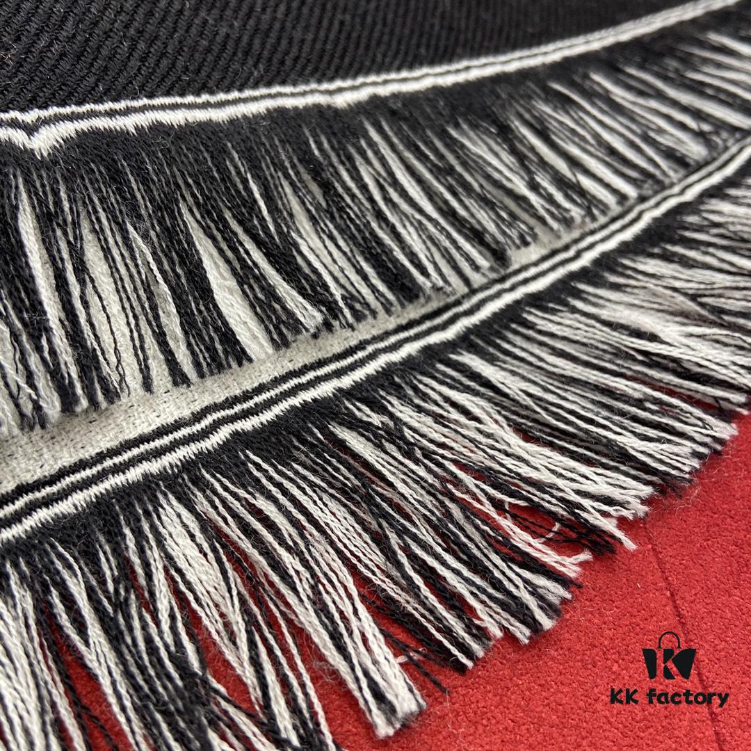 Black and White BURBERRY Classic Large Letter Scarf, 100% Wool, 33*188cm