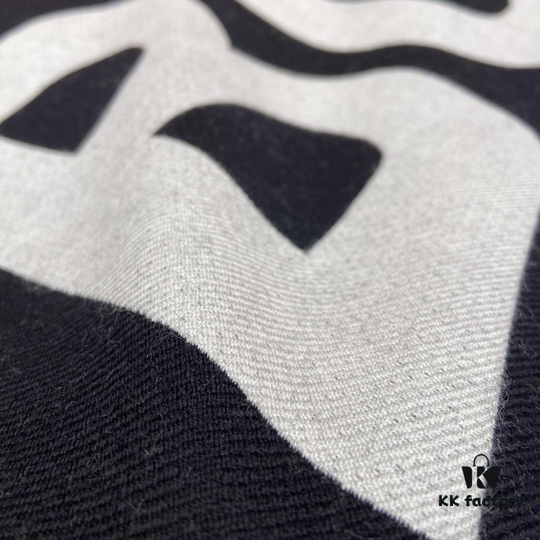 Black and White BURBERRY Classic Large Letter Scarf, 100% Wool, 33*188cm