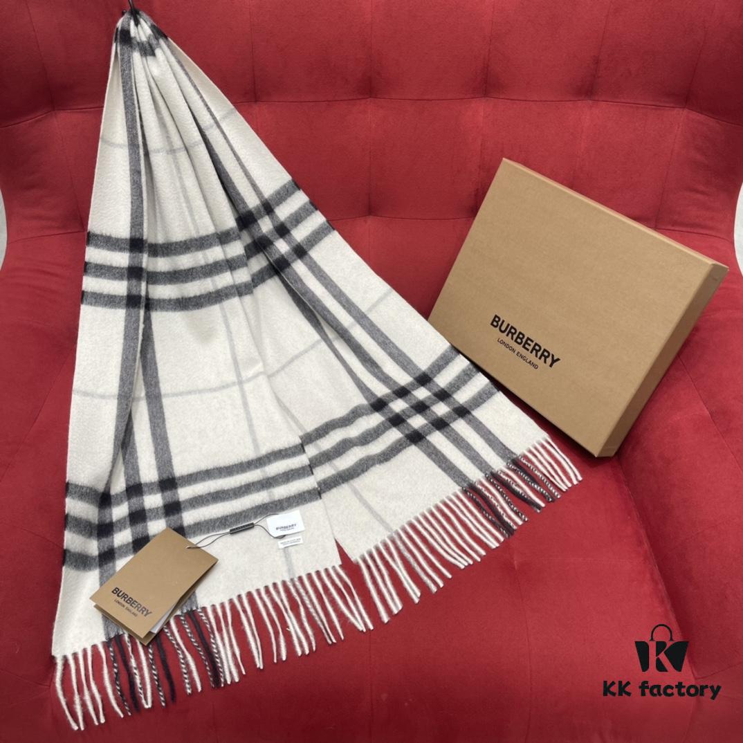 Stone Gray BURBERRY Classic Entry-Level Bestseller, Timeless Check Pattern, Simple and Elegant Unisex Scarf, An Everlasting Fashion Piece