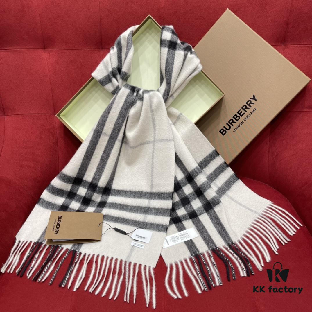 Stone Gray BURBERRY Classic Entry-Level Bestseller, Timeless Check Pattern, Simple and Elegant Unisex Scarf, An Everlasting Fashion Piece