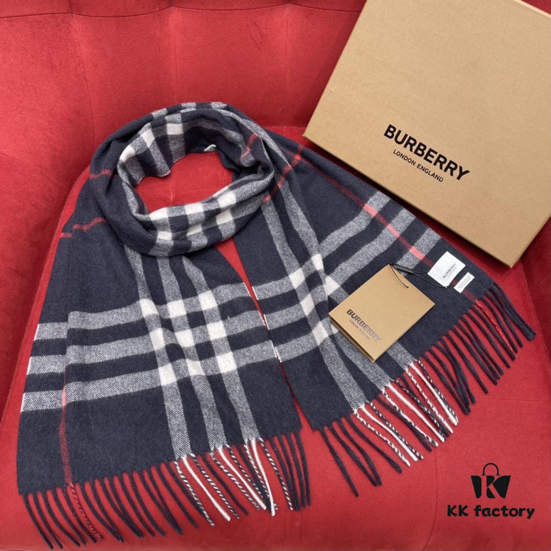 Navy Blue BURBERRY Classic Entry-Level Bestseller, Timeless Check Pattern, Simple and Elegant Unisex Scarf