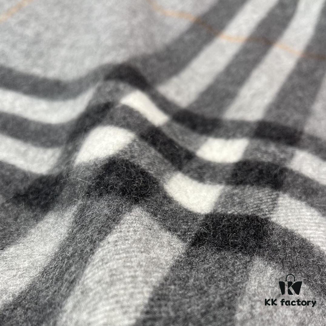 Gray BURBERRY Classic Entry-Level Bestseller Scarf, Timeless Check Pattern, Simple and Elegant Unisex Design, Never-Go-Out-of-Fashion Accessory