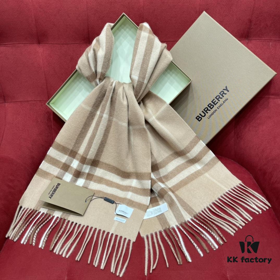 Mid-tone Camel Color BURBERRY Classic Entry-level Bestseller, Timeless Check Pattern, Simple and Elegant Unisex Scarf, Never Out of Style