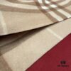 Mid-tone Camel Color BURBERRY Classic Entry-level Bestseller, Timeless Check Pattern, Simple and Elegant Unisex Scarf, Never Out of Style