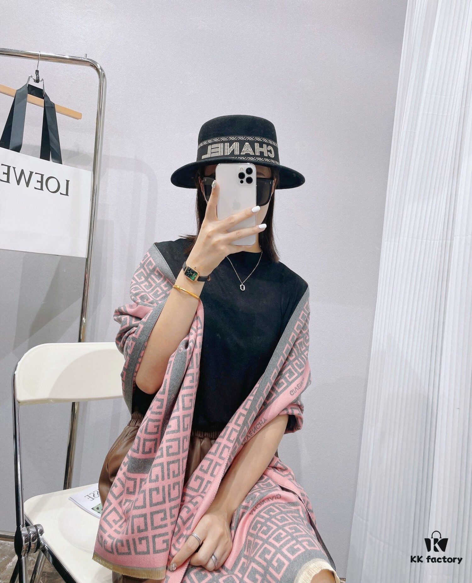 Givenchy Leopard Print Luxury Scarf - Bold Design with 4G Logo, Elegant and Stylish