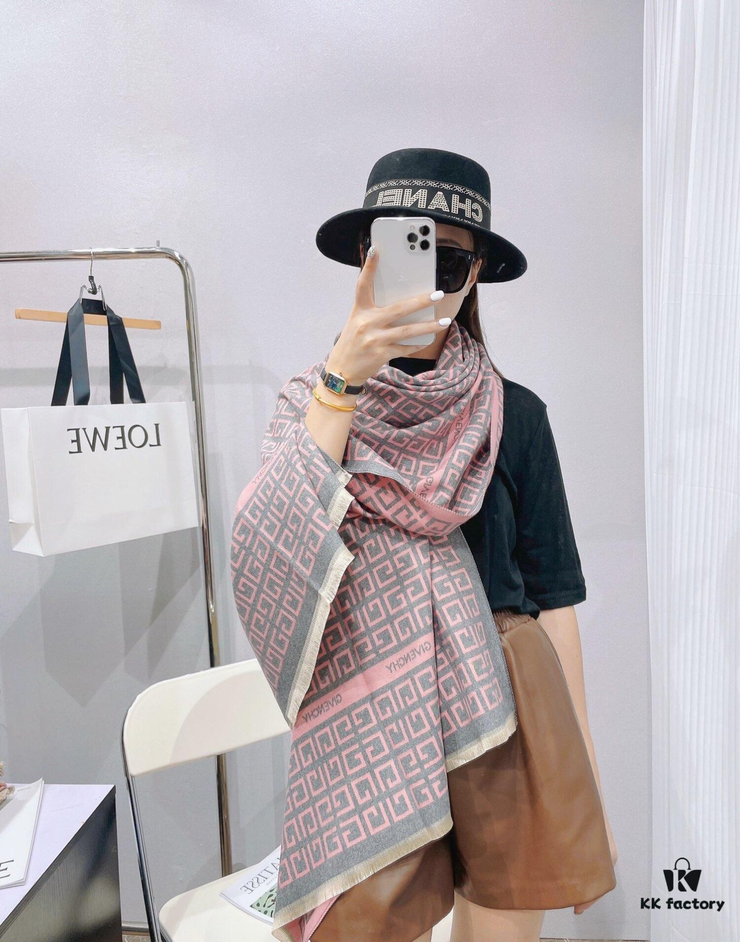 Givenchy Leopard Print Luxury Scarf - Bold Design with 4G Logo, Elegant and Stylish