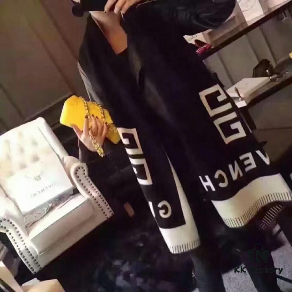 Givenchy Double-Sided Usable Cashmere Blend Scarf, Black and White Classic Design, Premium Craftsmanship, Imported Machine Cut, 70*180 cm