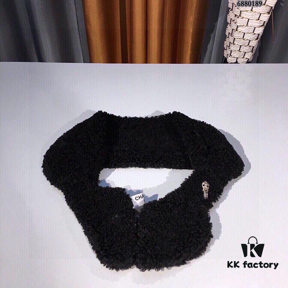 Mongococo Hot Sheepskin Faux Fur Neck Warmer Scarf with Flowing Ribbons – Must-Have Fashion Accessory for Winter