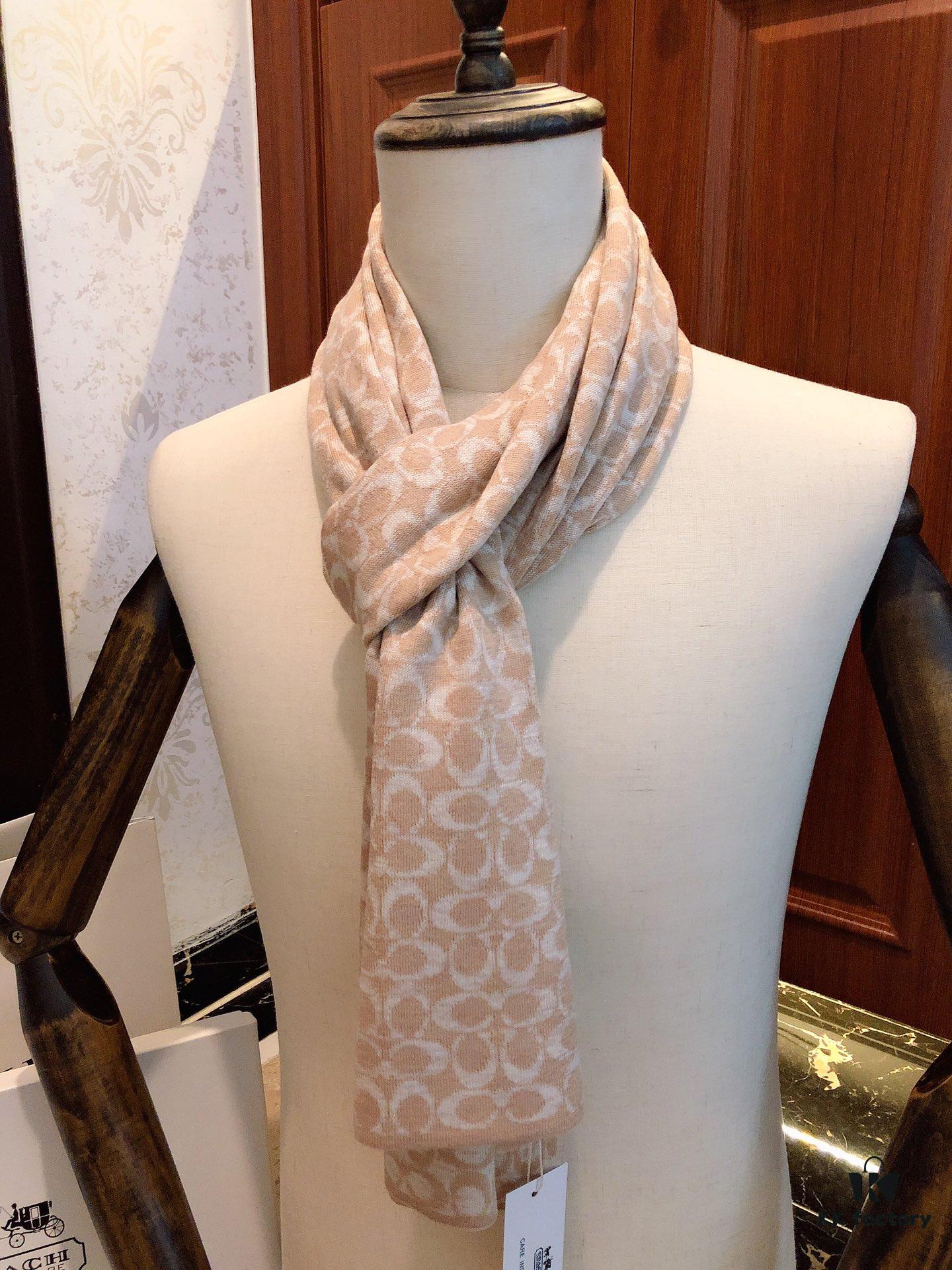 Coach Cashmere Knit Scarf for Men, Timeless Classic Design, High-End Wool Blend, Versatile and Elegant