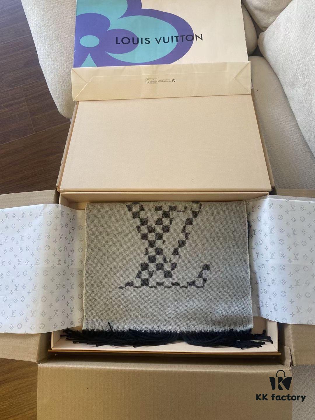 LV Latest Black and Gray Men's Cashmere Scarf with Two-Tone Design