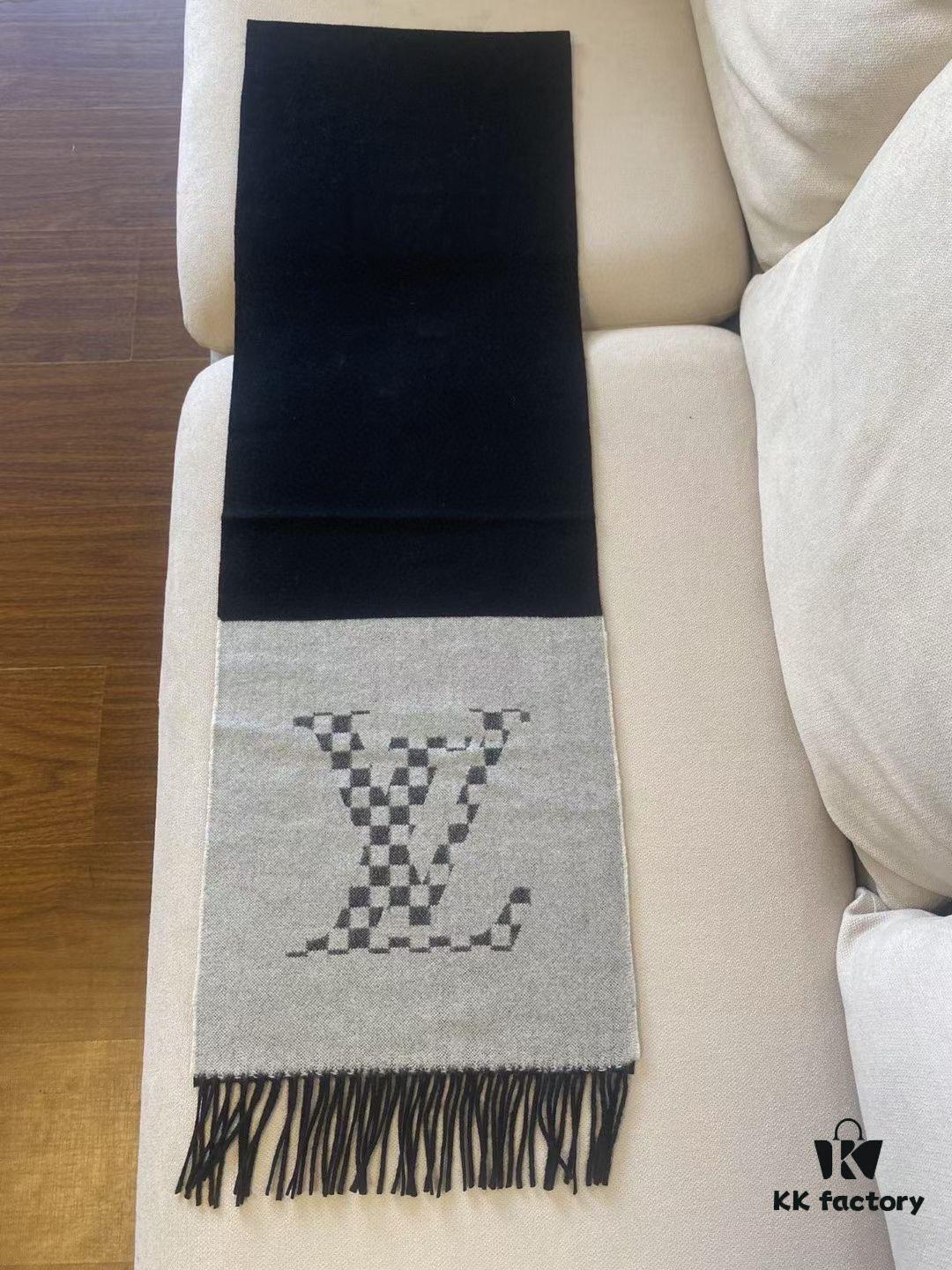 LV Latest Black and Gray Men's Cashmere Scarf with Two-Tone Design