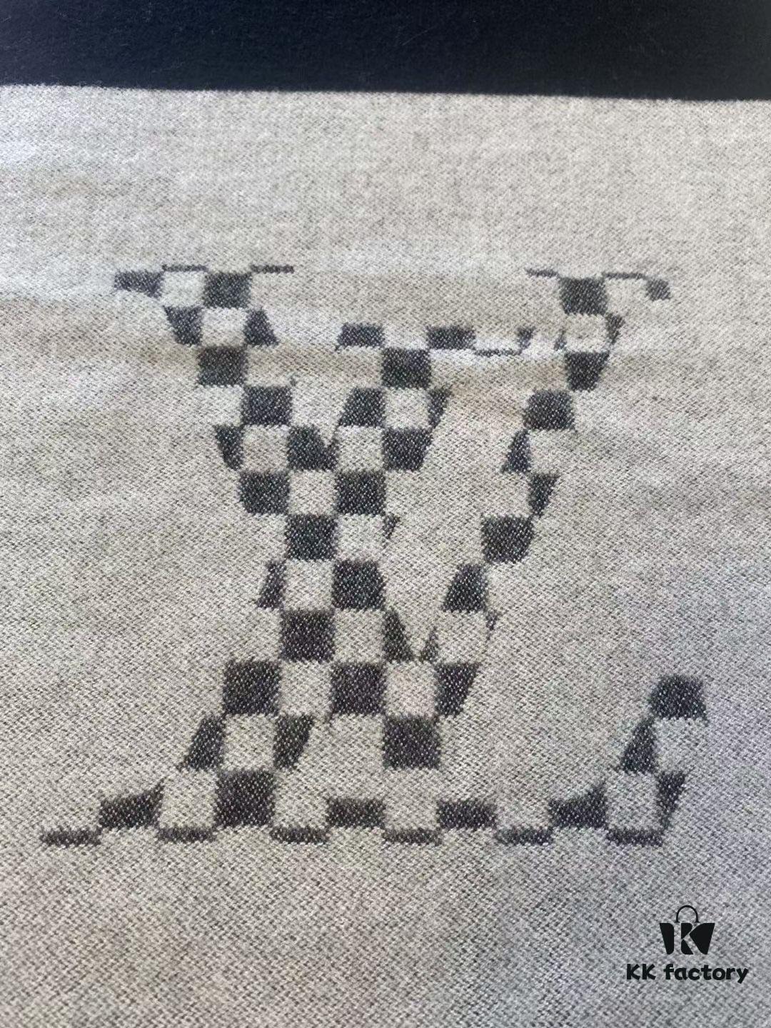 LV Latest Black and Gray Men's Cashmere Scarf with Two-Tone Design