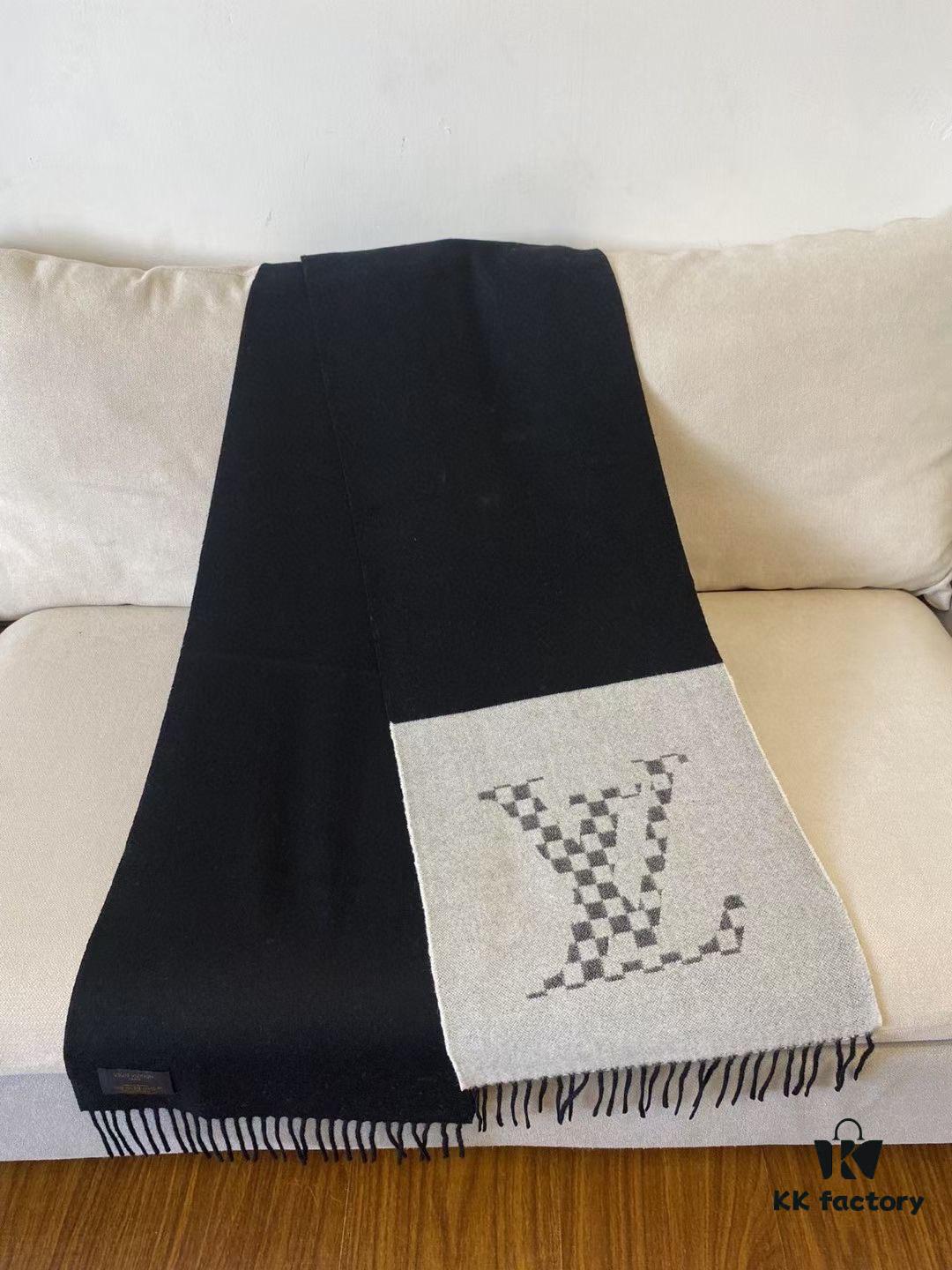 LV Latest Black and Gray Men's Cashmere Scarf with Two-Tone Design