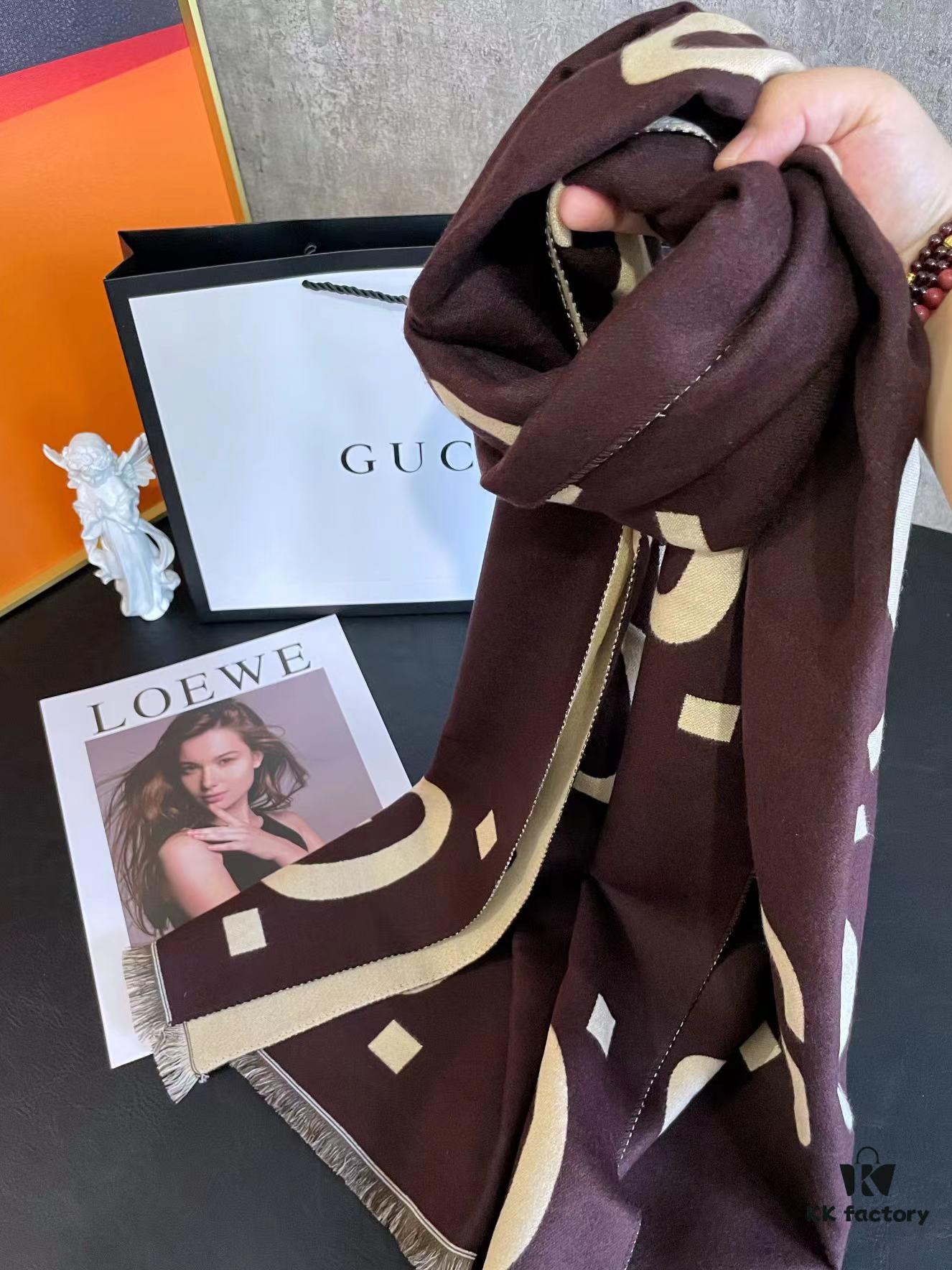 Gucci High-End Reversible Scarf