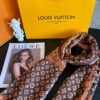 LV Clover Double-Sided Shawl in Monogram Color, 2020 Autumn-Winter New Warm Shawl Scarf with Four-Leaf Clover Jacquard, Premium Gift-Grade Accessory
