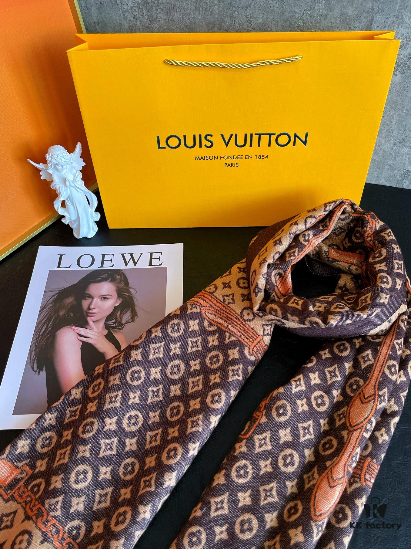 LV Clover Double-Sided Shawl in Monogram Color, 2020 Autumn-Winter New Warm Shawl Scarf with Four-Leaf Clover Jacquard, Premium Gift-Grade Accessory