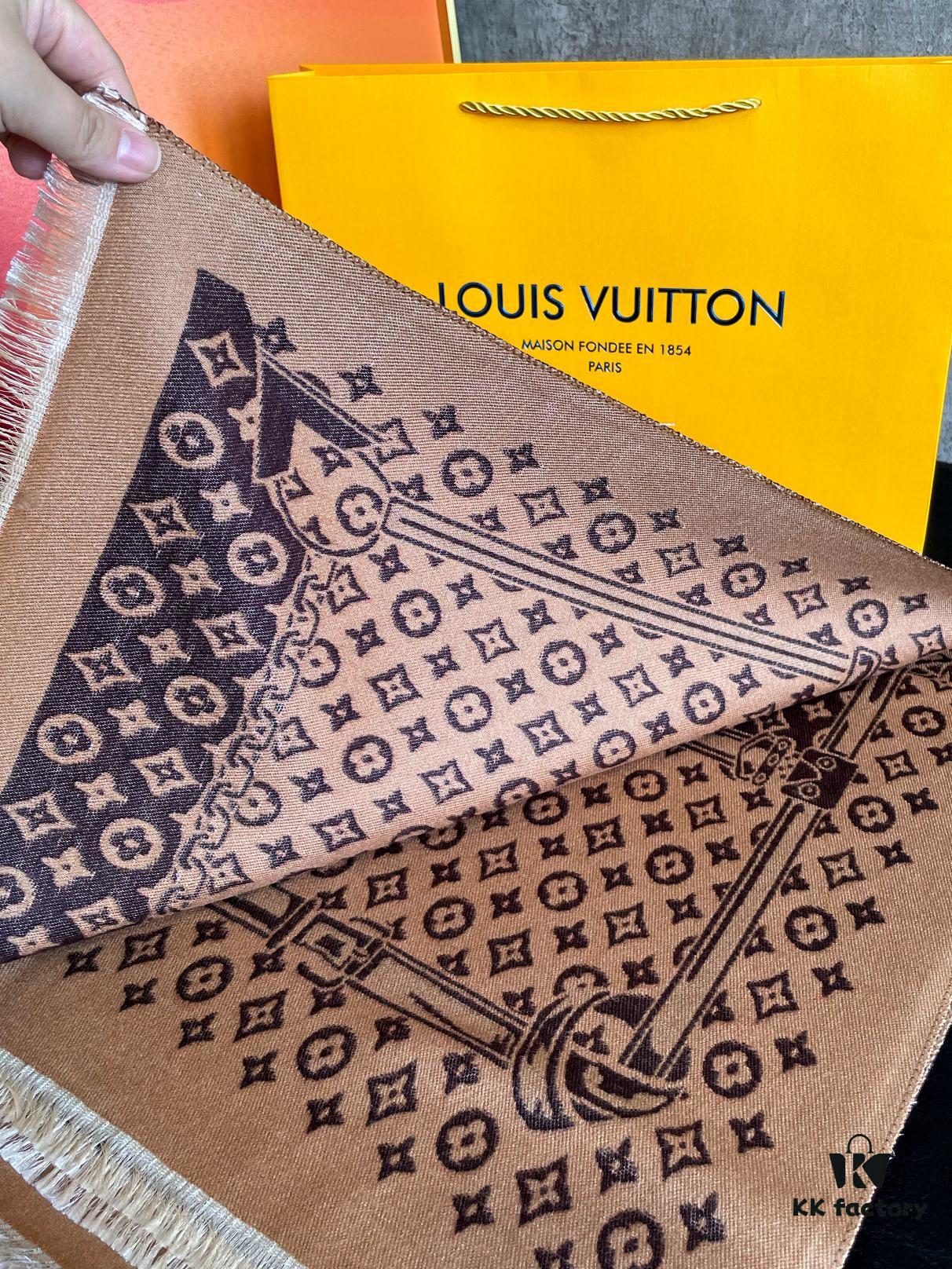 LV Clover Double-Sided Shawl in Monogram Color, 2020 Autumn-Winter New Warm Shawl Scarf with Four-Leaf Clover Jacquard, Premium Gift-Grade Accessory