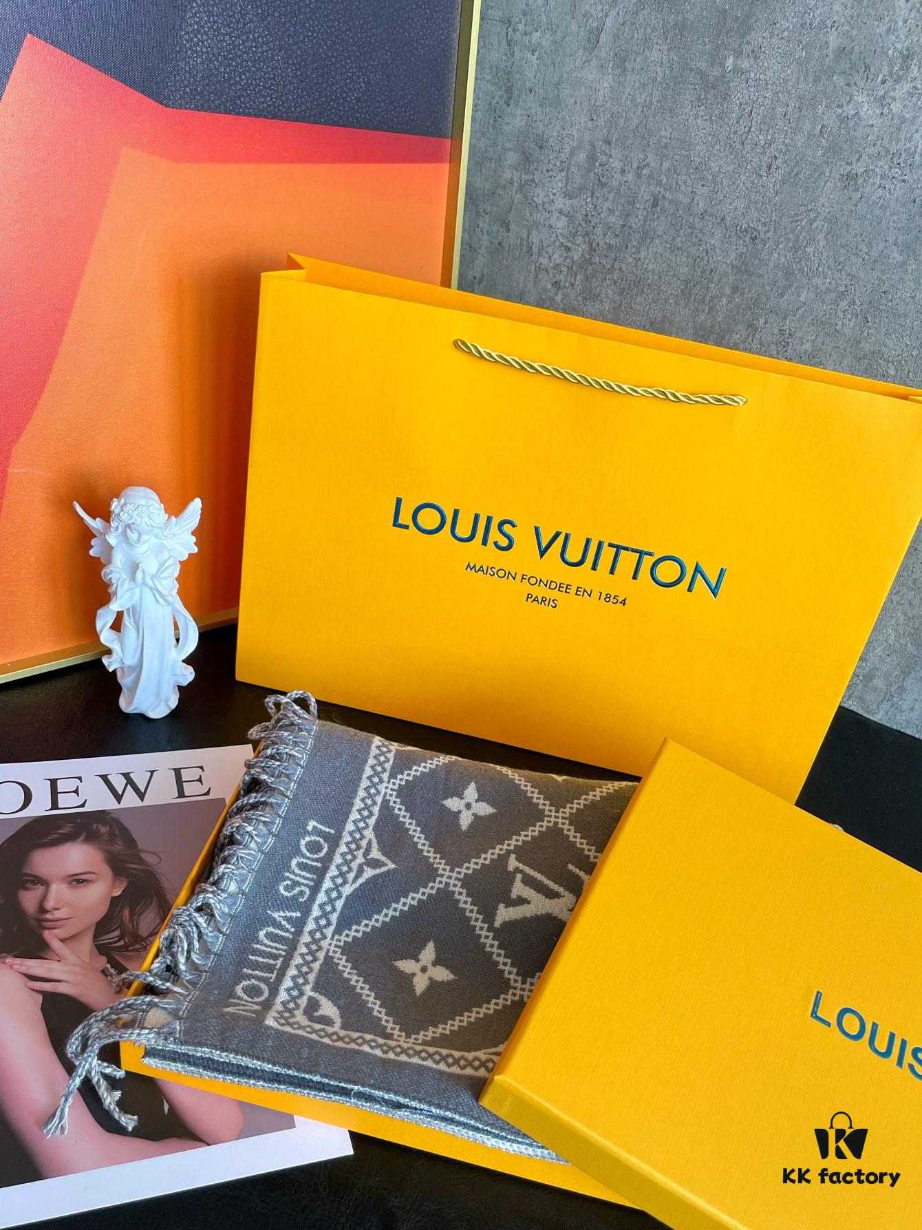 LV Checkered All-Over Double-Sided Cashmere Scarf in Gray