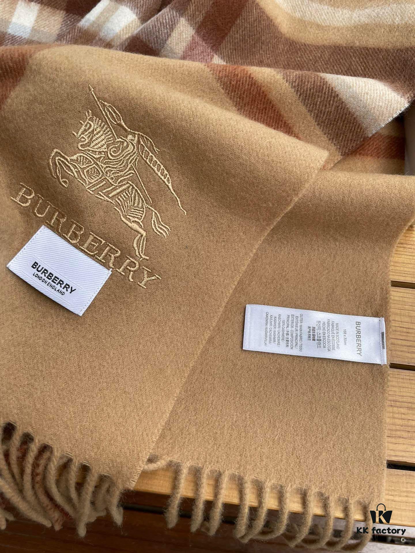 Burberry High-Quality Imported Cashmere Scarf with Full Retail Packaging – Unisex Design, Latest Collection