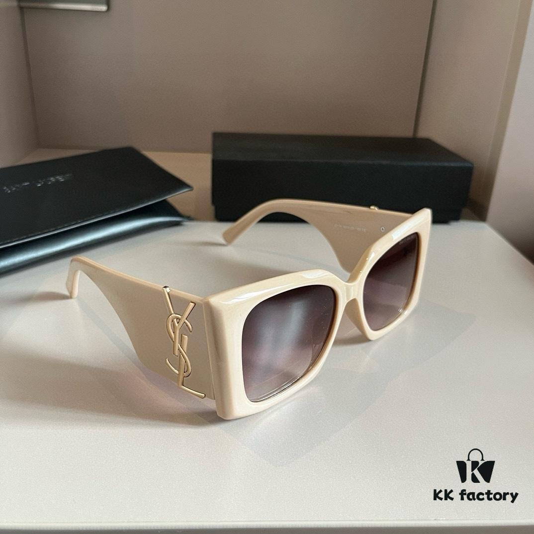 YSL Saint Laurent Sunglasses, absolutely in love, the aura when worn is perfectly on point, greatly slimming the face, large frame yet surprisingly lightweight, with just the right curvature on the temples for a comfortable, feather-light fit!
