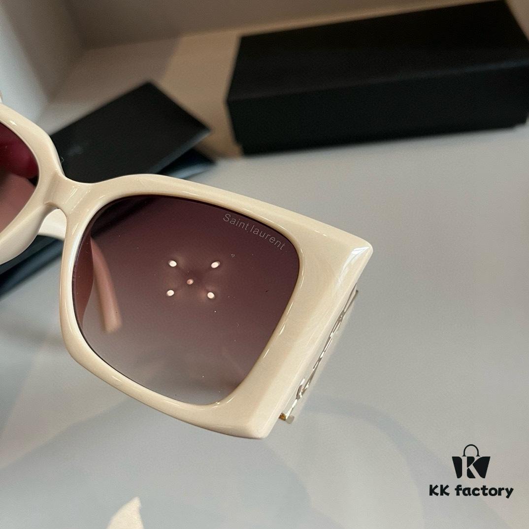 YSL Saint Laurent Sunglasses, absolutely in love, the aura when worn is perfectly on point, greatly slimming the face, large frame yet surprisingly lightweight, with just the right curvature on the temples for a comfortable, feather-light fit!