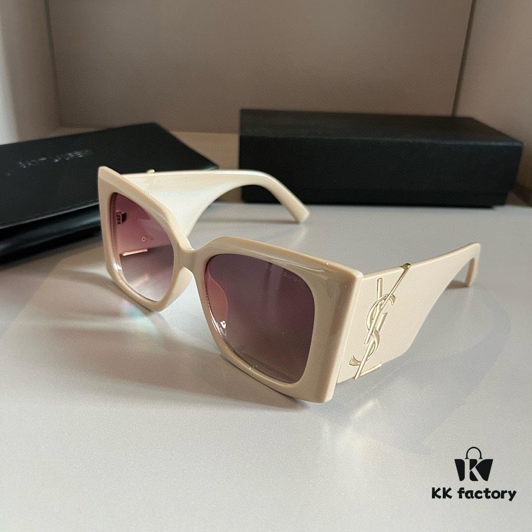 YSL Saint Laurent Sunglasses, absolutely in love, the aura when worn is perfectly on point, greatly slimming the face, large frame yet surprisingly lightweight, with just the right curvature on the temples for a comfortable, feather-light fit!