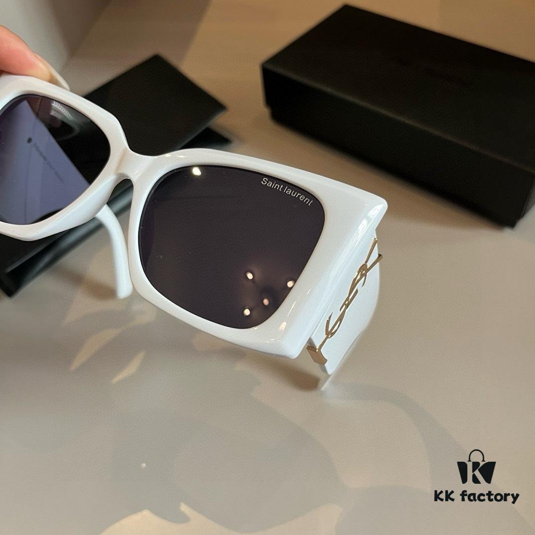 YSL Saint Laurent Sunglasses, absolutely in love, the aura when worn is perfectly on point, greatly flattering and slimming for the face, large-frame design that's surprisingly lightweight, with just the right temple curvature for a comfortable, feather-light fit!