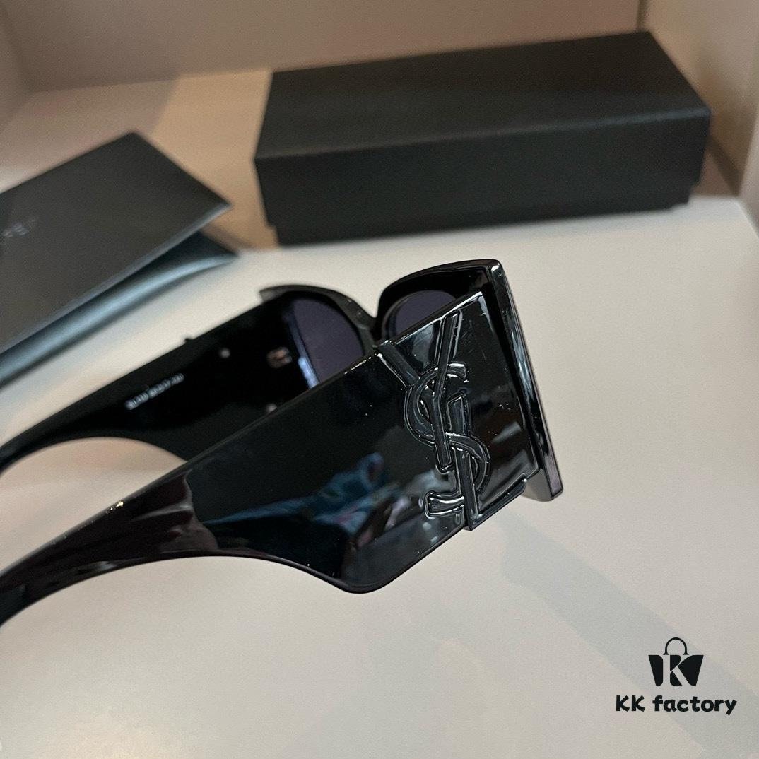 YSL Saint Laurent Sunglasses, absolutely in love, the aura when worn is perfectly on point, incredibly slimming for the face, large frame yet surprisingly lightweight, with just the right temple curvature for a comfortable, feather-light fit!